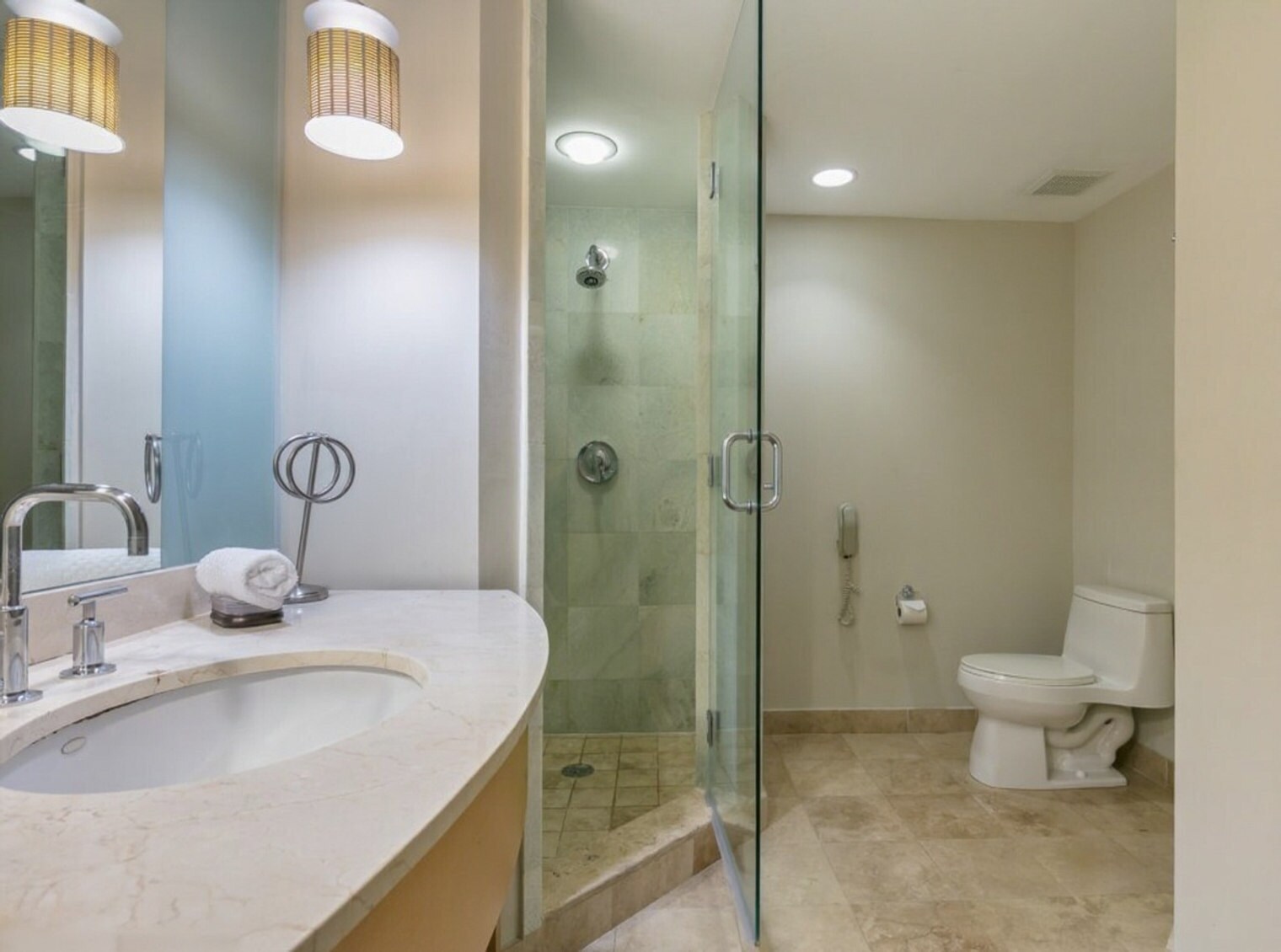 Building Photo - 18683 Collins Ave