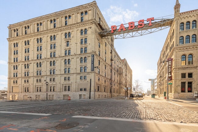 Building Photo - 1125 N 9th St