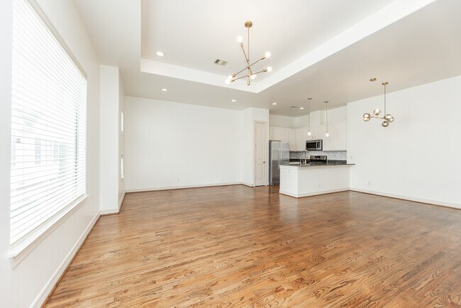 Building Photo - 3898 Center St