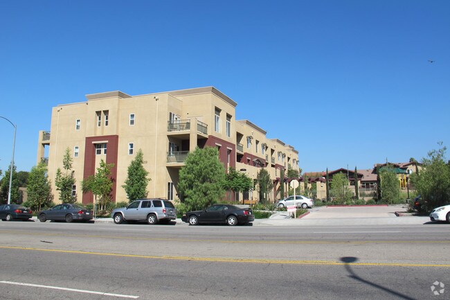 Primary Photo - Vista Crest
