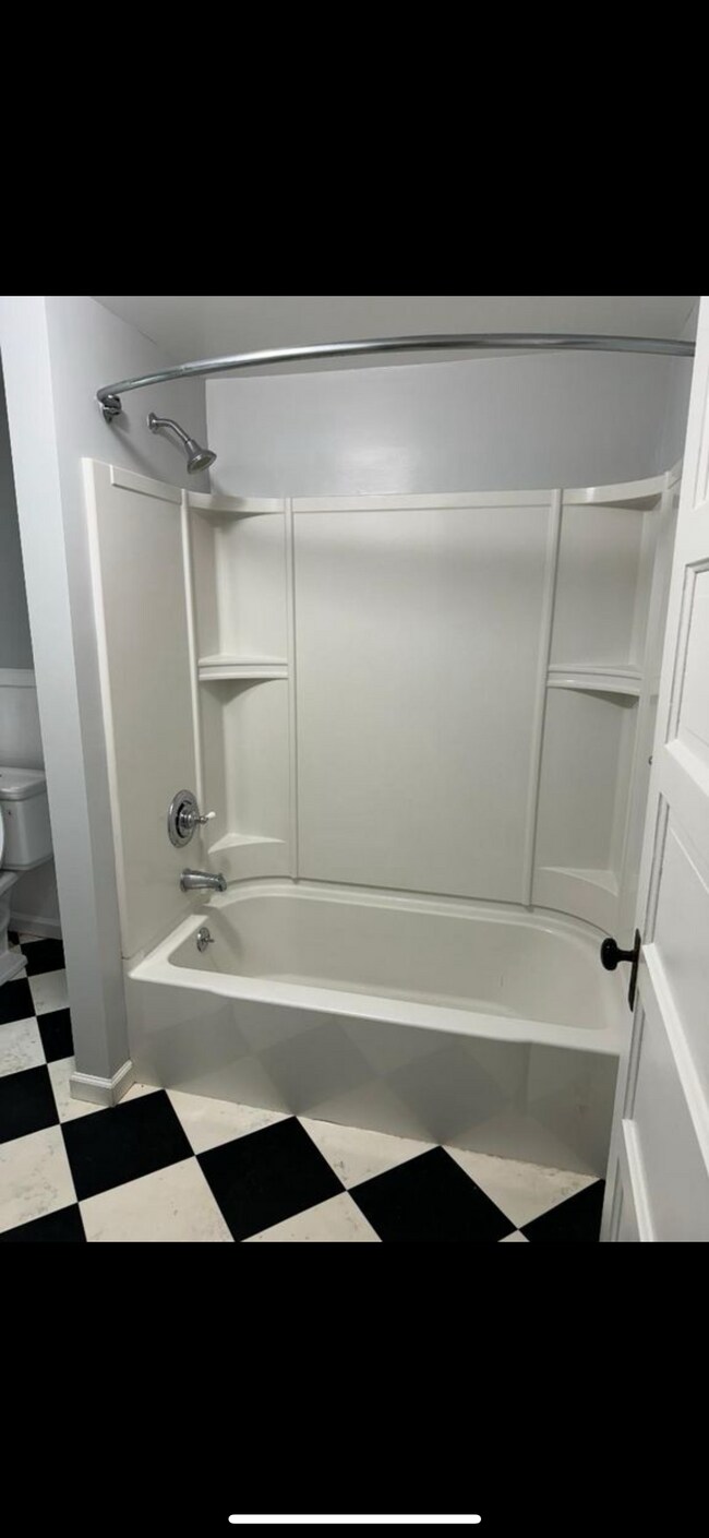 Bathroom - 825 Prospect Ave