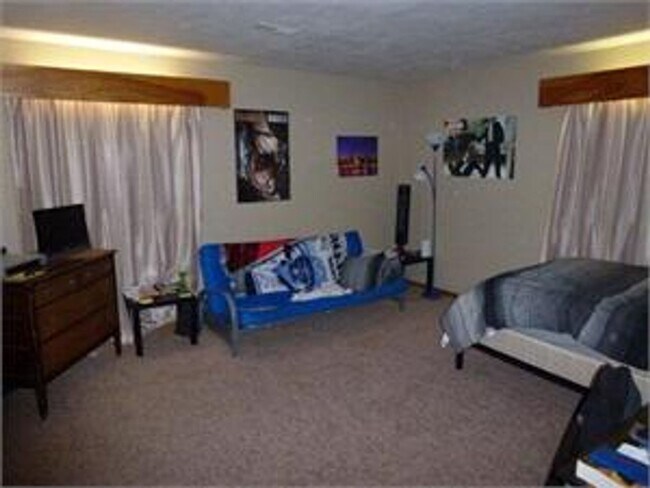 Building Photo - 1103 College St