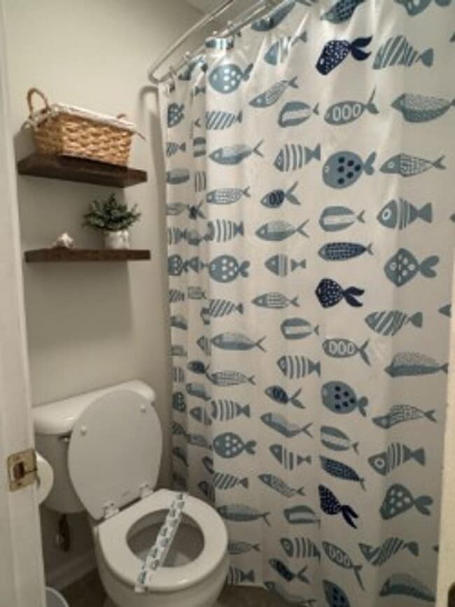 Building Photo - FULLY FURNISHED EFFICIENCY SUITE AVAILABLE