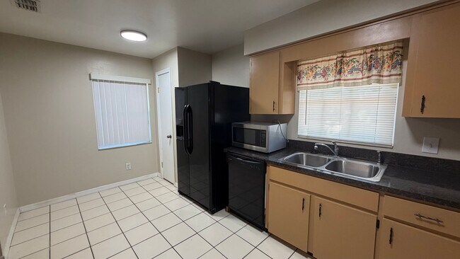 Building Photo - House For Rent - Metrowest