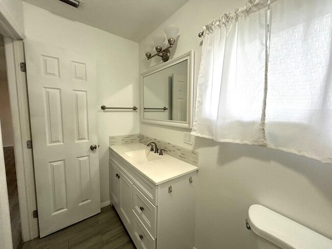 Building Photo - 2723 Dudley Dr W