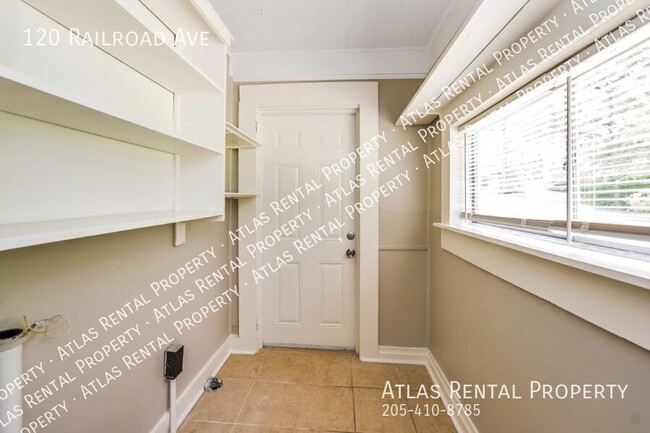 Building Photo - 120 Railroad Ave