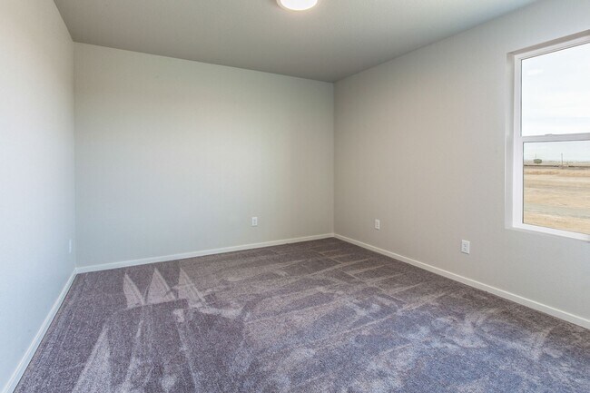 Building Photo - Exquisite 3 Bed 2.5 Bath Single Family Home