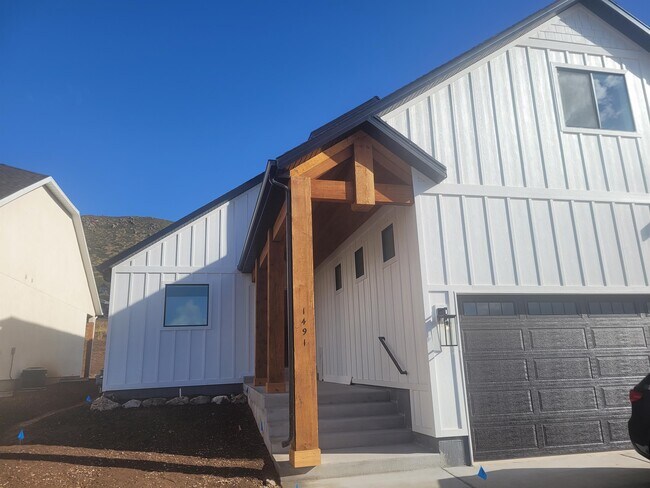 Building Photo - 1491 N Jerry Gertsch Ln
