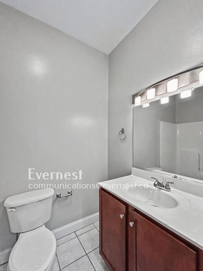 Building Photo - 2418 E Franklin St