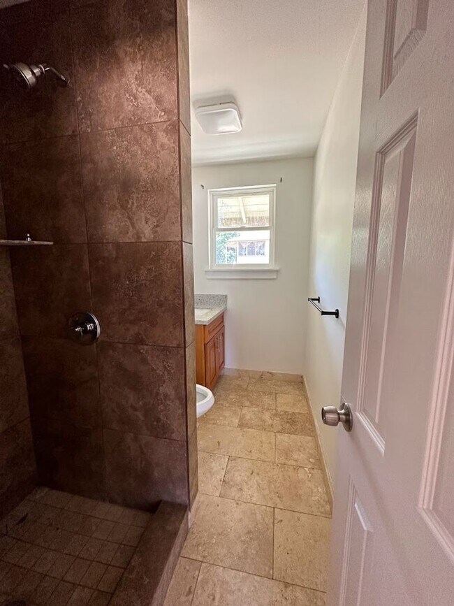 Building Photo - HANA