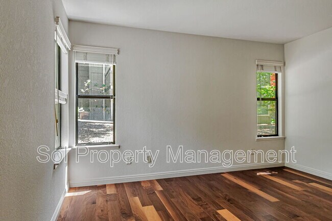 Building Photo - 111 Bean Creek Rd