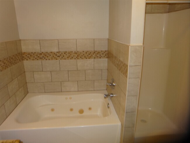 Building Photo - 1606 Quail Run