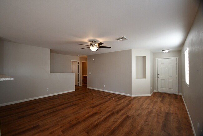 Building Photo - 3 Bed 2 Bath Single Level Home in Johnson Ranch! $1800 per month Plus fees