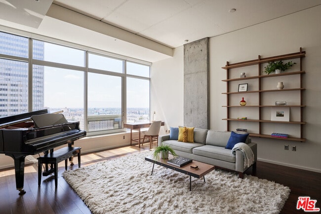 Building Photo - 1155 S Grand Ave