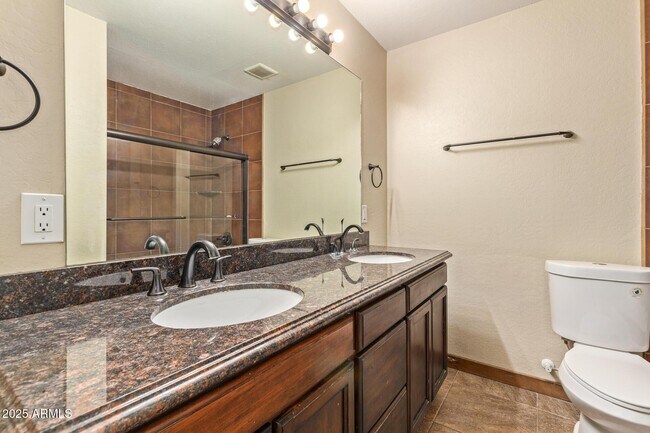 Building Photo - 319 E Riviera Dr