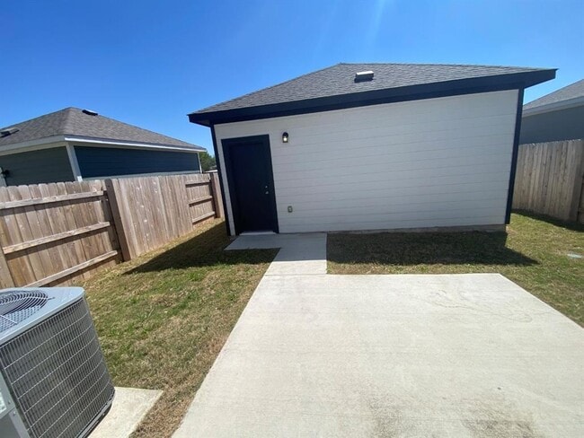 Building Photo - 2243 Oscar Eli Pl