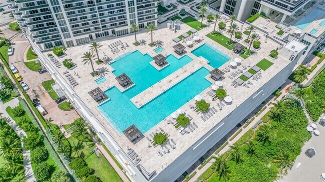 Building Photo - 1830 S Ocean Dr