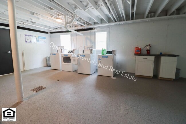 Building Photo - 1823 Griswold Dr