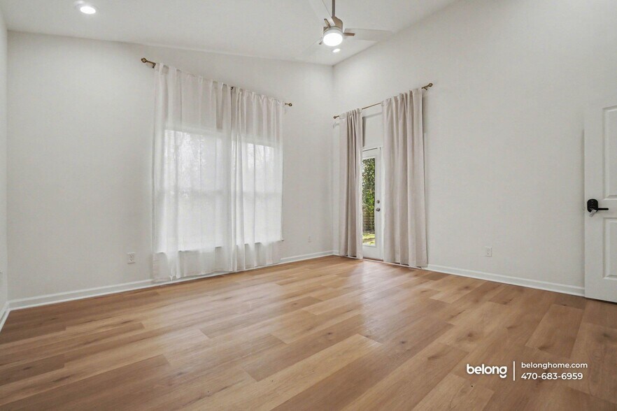 Building Photo - 1017 Sparks St SW