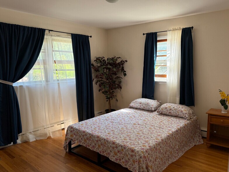 Building Photo - 20 Columbia Pl