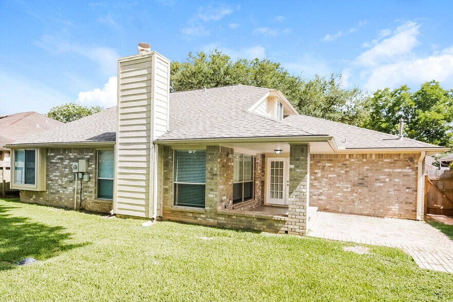 Building Photo - 2107 Musket Ridge Dr
