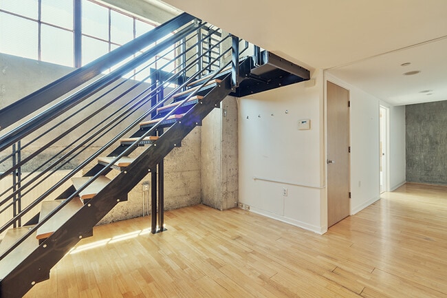 Building Photo - 465 10th St