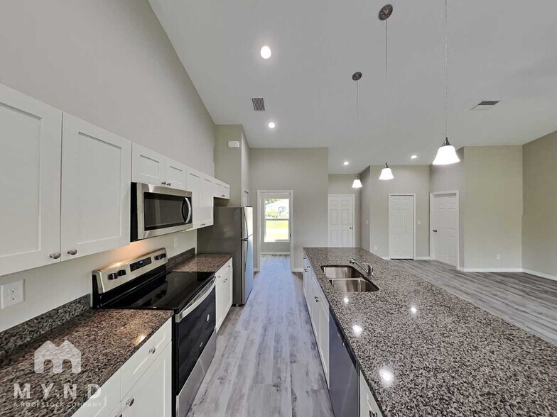 Building Photo - 7356 S Cameo Cir