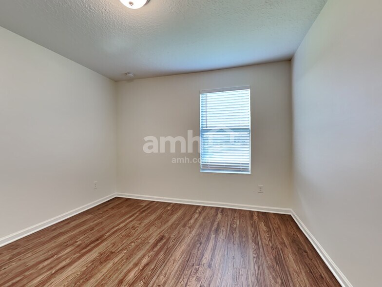 Building Photo - 7338 Cumbria Blvd