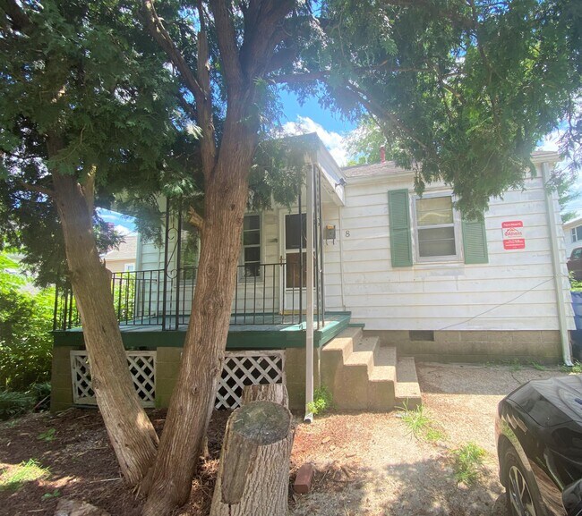 Building Photo - 8 Clarke St