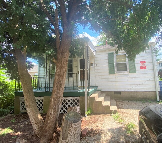 Primary Photo - 8 Clarke St