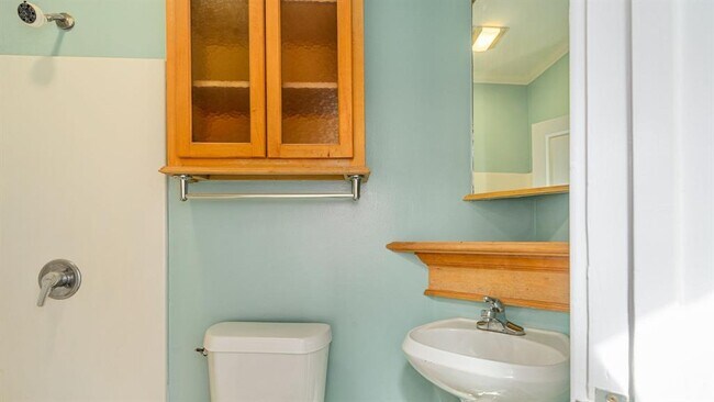 Building Photo - 4038 Lemmon Ave