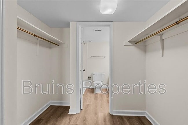 Building Photo - 1522 Benjamin Pkwy