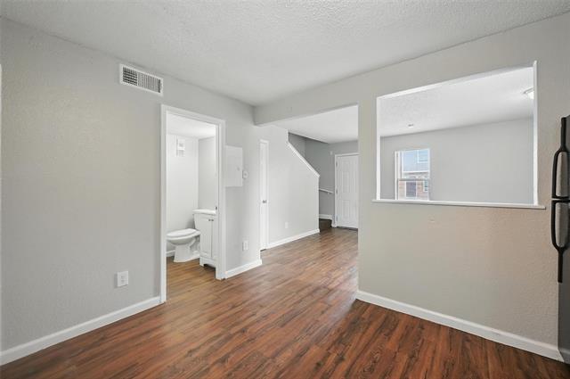 Building Photo - 3048 Tudor Ln