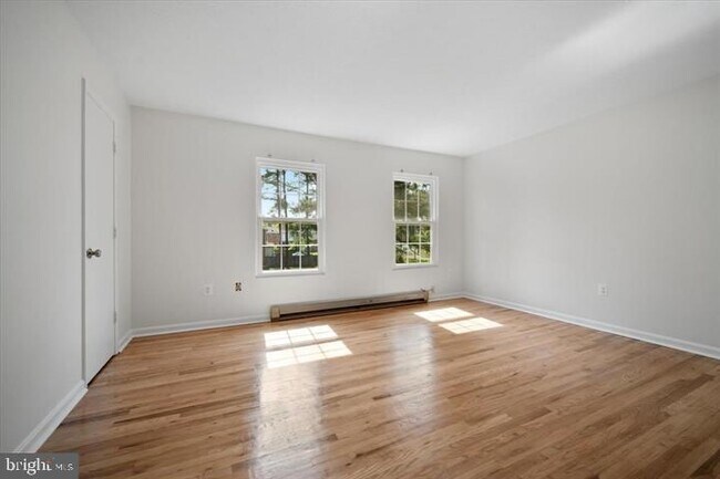 Building Photo - 228 Carroll Dr