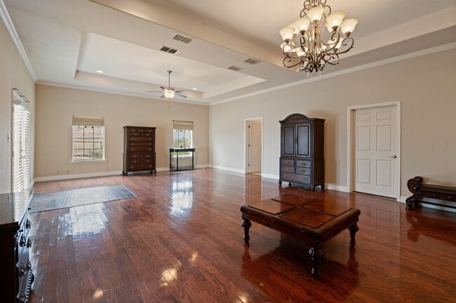 Building Photo - 31 Running Deer Mdws