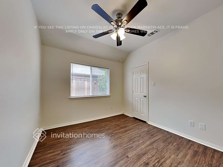 Building Photo - 8010 Munich Dr