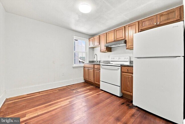 Building Photo - 162 Rosemont Ave