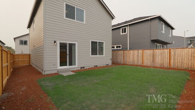 Building Photo - 3BD Home in Ridgefield in a Great Location!  Don't Miss Out!