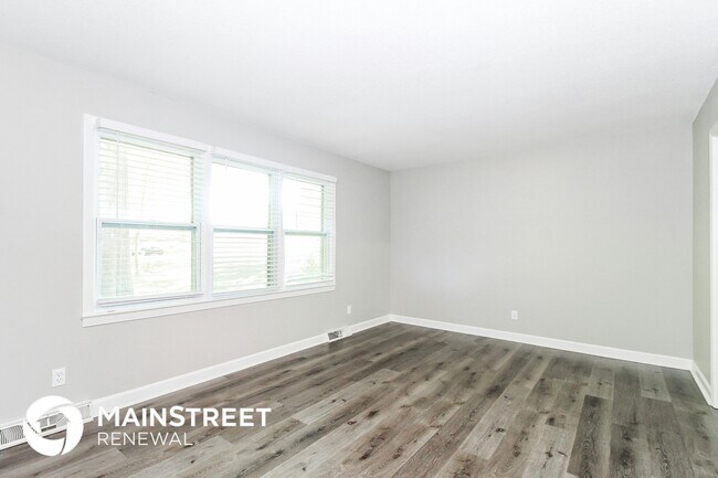 Building Photo - 273 Holmes Dr