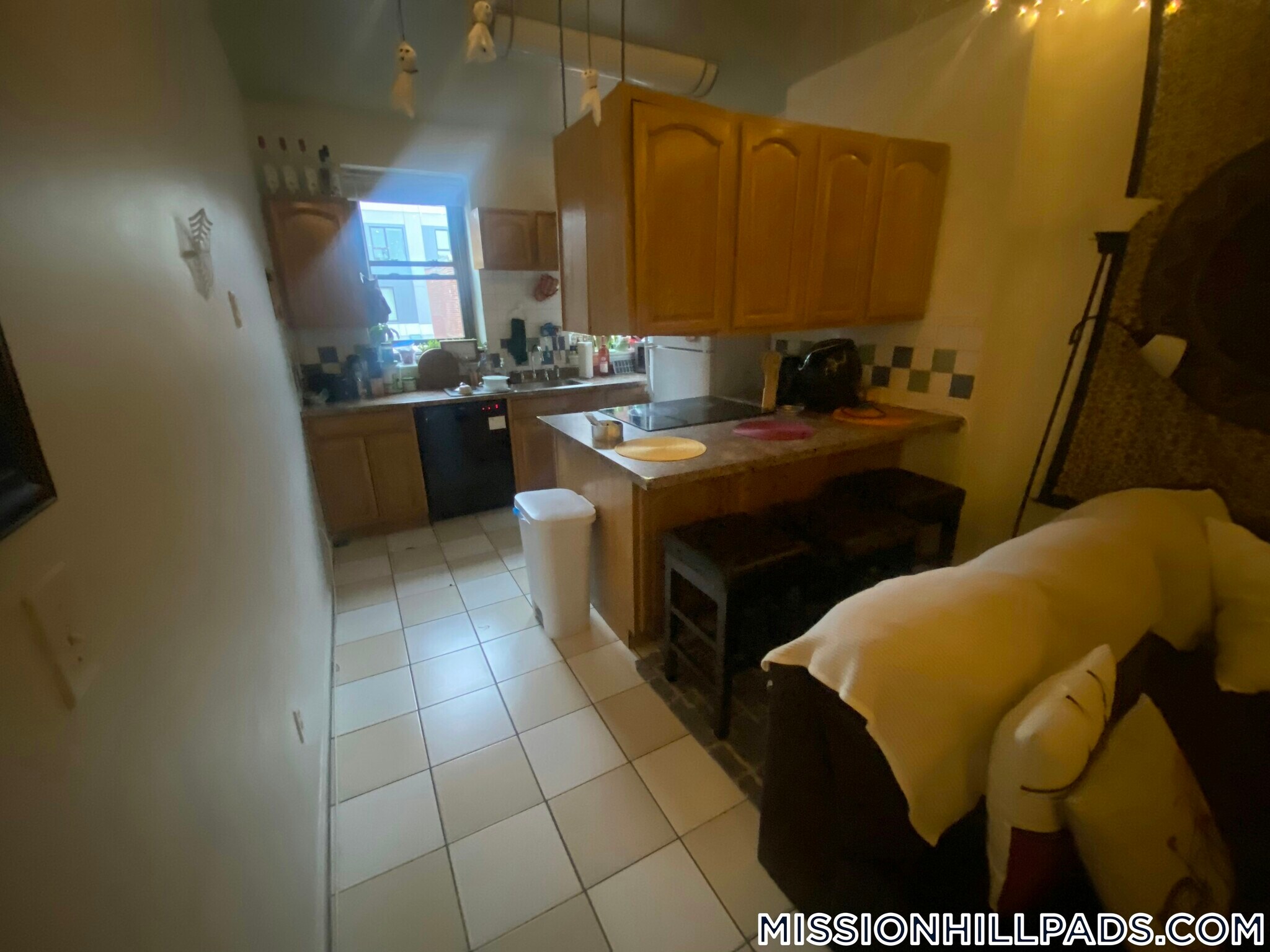 Building Photo - 715 Parker St