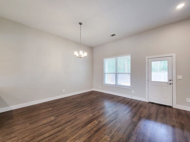 Building Photo - Very functional floor plan, has game room/home office, covered back patio on a big lot. Primary o...