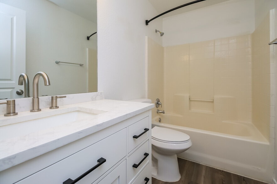 Building Photo - 20 N Nielson Ln