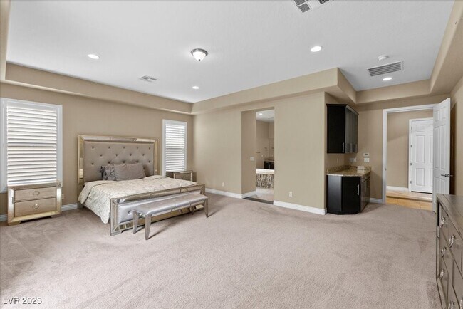 Building Photo - 11 Carolina Cherry Dr