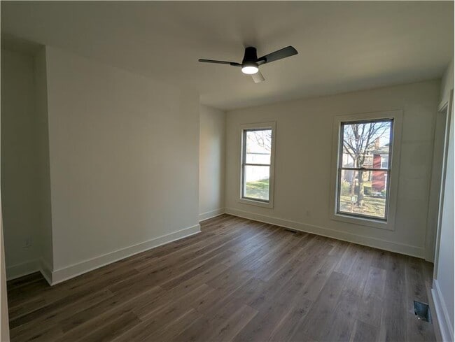 Building Photo - 619 Carpenter St