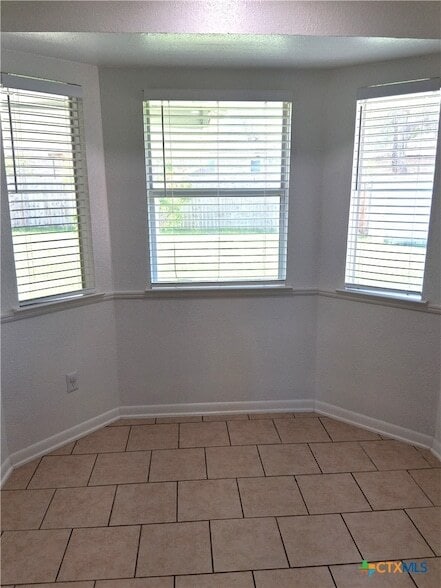 Building Photo - 418 Cottonwood Dr