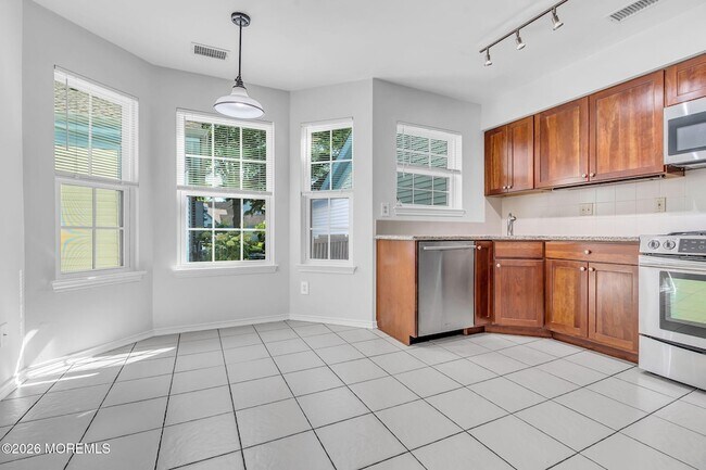 Building Photo - 145 Old Orchard Ln