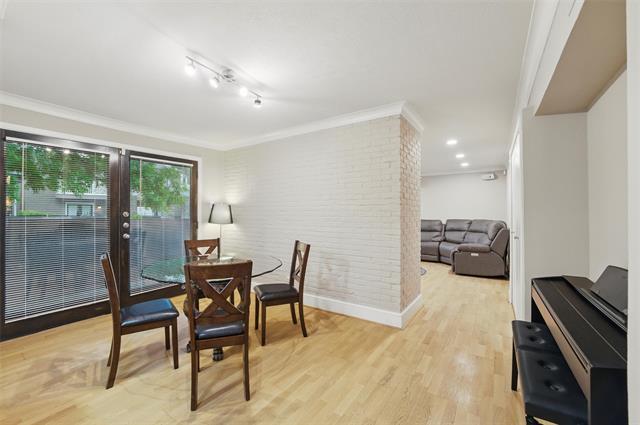 Building Photo - 5934 Sandhurst Ln