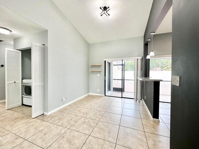 Building Photo - 104 Lakewood Dr