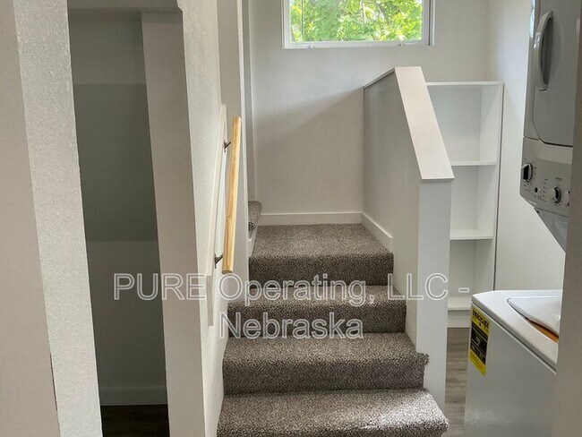 Building Photo - 4245 Burdette St
