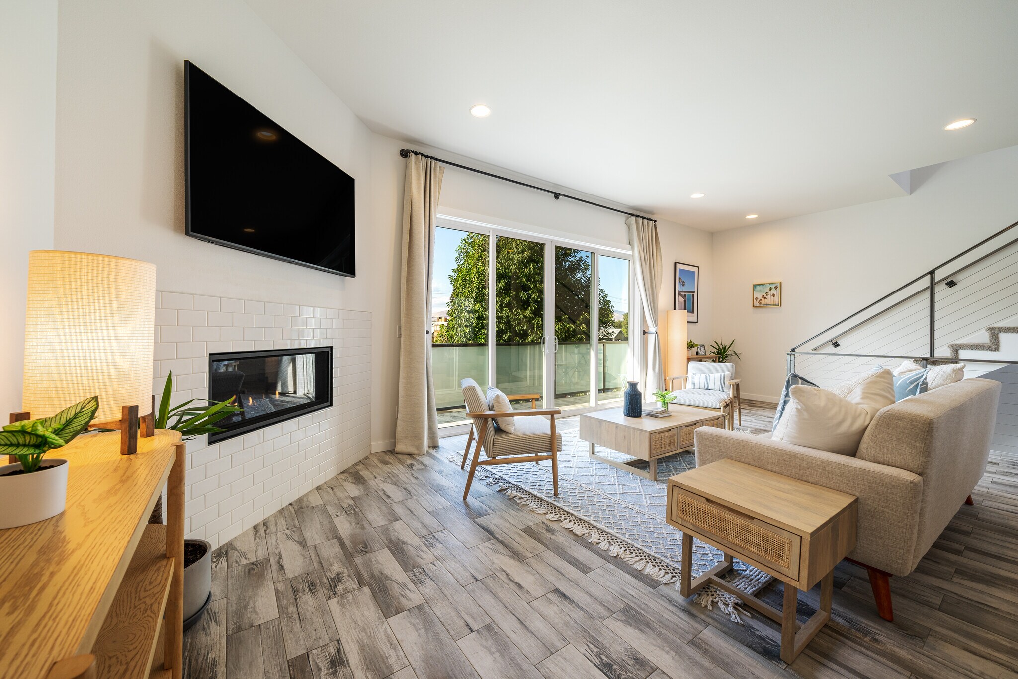 Living Room - 823 Orondo Ave